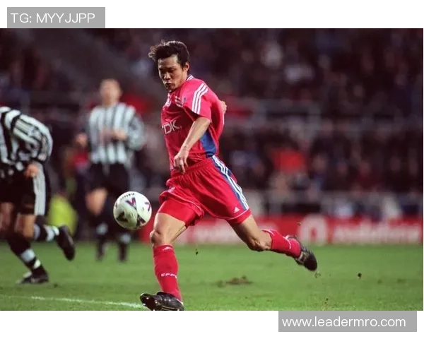 西装球星足球：聚焦职业足球明星的时尚魅力与赛场风采