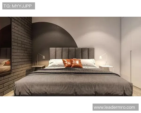 走进足球星温馨卧室揭秘他如何在休憩空间中延续绿茵激情