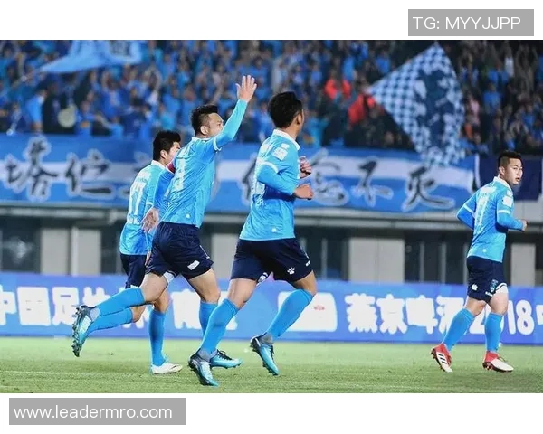 足球三大球星热舞风靡全球瞬间 展现魅力与活力引爆社交媒体热潮