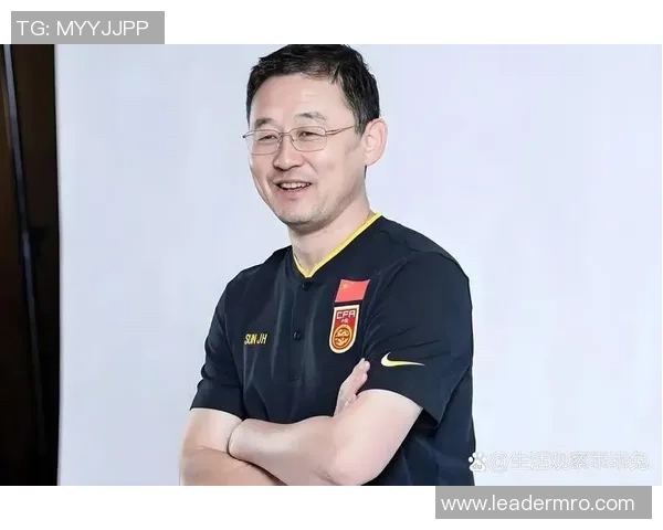 足球历史百大球星全解析 哪些传奇球员成就不朽荣耀